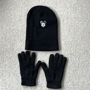 Gloves & Hat. Lined knit gloves and knit hat SUPER FAST SHIPPING